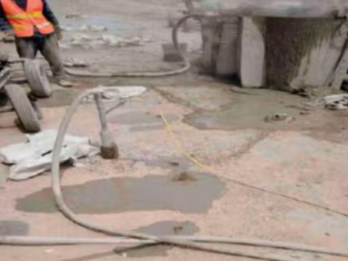 道真水泥混凝土路面板底注浆技术 路面脱空注浆整治方案